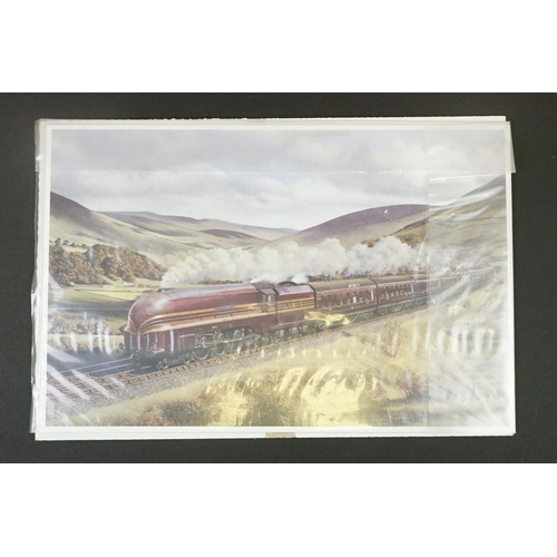 20 - Boxed ltd edn R2907 The Days of Red and Gold The Barry J Freeman Collection train set (discolouring ... 