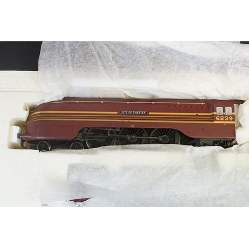 20 - Boxed ltd edn R2907 The Days of Red and Gold The Barry J Freeman Collection train set (discolouring ... 