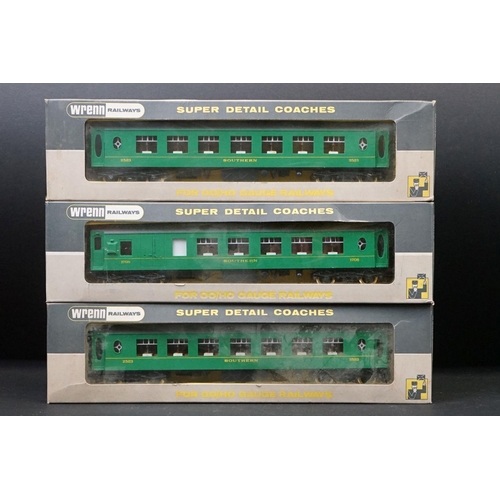 27 - 19 Boxed Wrenn OO gauge items of rolling stock to include Super Detail examples, 4 x coaches & 15 x ... 