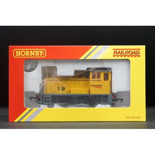 33 - Four boxed Hornby OO gauge locomotives to include 3 x Railroad Collector Clubs (R3678 GWR 0-4-0 No 1... 