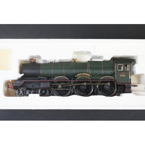 35 - Two boxed Hornby OO gauge Super Detail locomotives to include R2233 GWR 4-6-0 King Class King Stephe... 