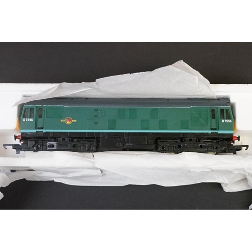 36 - Six boxed Hornby OO gauge locomotives to include R250 BR Class 58 Co Co Diesel, R072 BR Class 25 Die... 