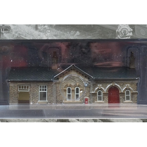 4 - Boxed Bachmann OO gauge Special Collectors Edition 30575 The Railway Children train set, complete an... 