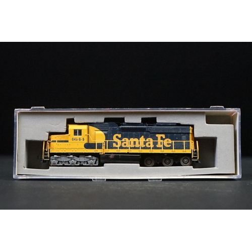 40 - Quantity of OO gauge model railway to include 2 x boxed part built Radley Models coaches, boxed EFE ... 