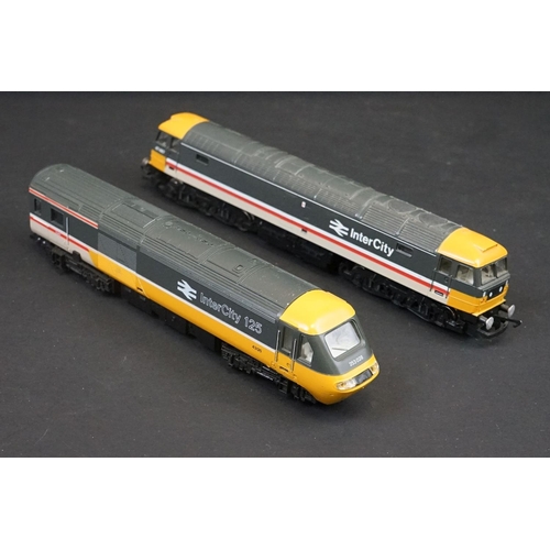 44 - 17 OO gauge Diesel locomotives and railcars to include Lim and Hornby examples featuring Lima Meld, ... 