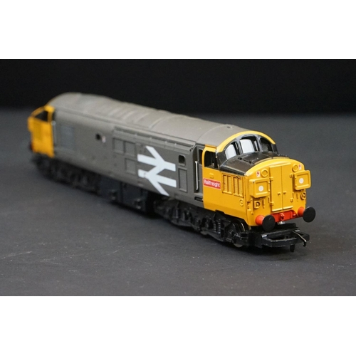 44 - 17 OO gauge Diesel locomotives and railcars to include Lim and Hornby examples featuring Lima Meld, ... 