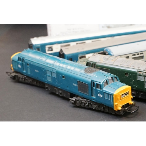 47 - Collection of boxed & unboxed OO gauge model railway featuring boxed Hornby R2636 BR 2-6-4T Stanier ... 