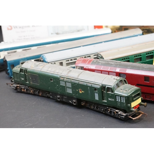 47 - Collection of boxed & unboxed OO gauge model railway featuring boxed Hornby R2636 BR 2-6-4T Stanier ... 