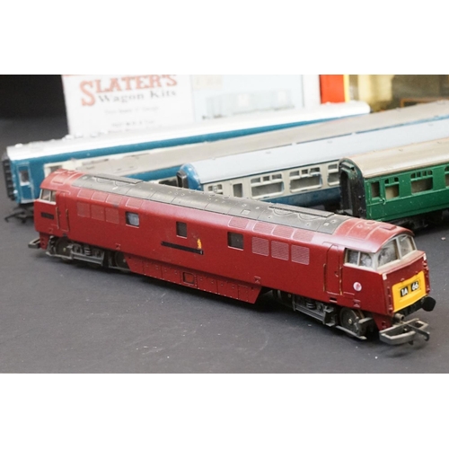 47 - Collection of boxed & unboxed OO gauge model railway featuring boxed Hornby R2636 BR 2-6-4T Stanier ... 