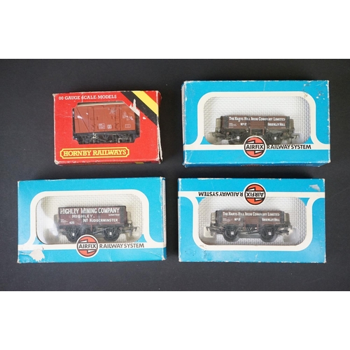 49 - 26 Boxed OO gauge items of rolling stock to include 14 x Airfix, 6 x Hornby, 3 x Wrenn Super Detail,... 