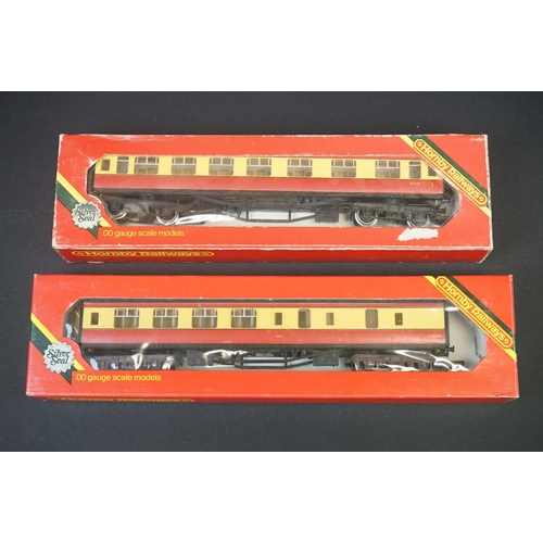 49 - 26 Boxed OO gauge items of rolling stock to include 14 x Airfix, 6 x Hornby, 3 x Wrenn Super Detail,... 