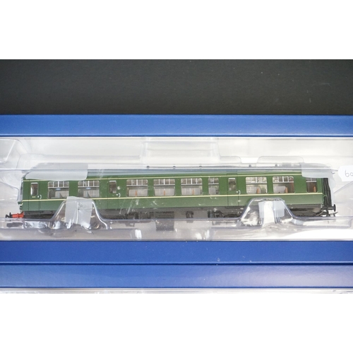 52 - Boxed Bachmann OO gauge 32-516A Derby Lightweight Two Car DMU BR Green with Speed Whiskers