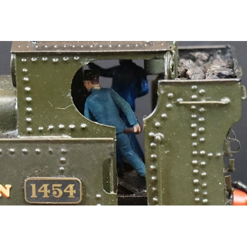 56 - Two cast kit built O gauge locomotives to include 2-4-0 GWR 1454 and 0-6-0 GWR 3576, both well made,... 