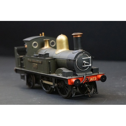 57 - Cast kit built O gauge 0-6-0 Fair Rosamund 1473 locomotive, with 2 figures, contained within custom ... 