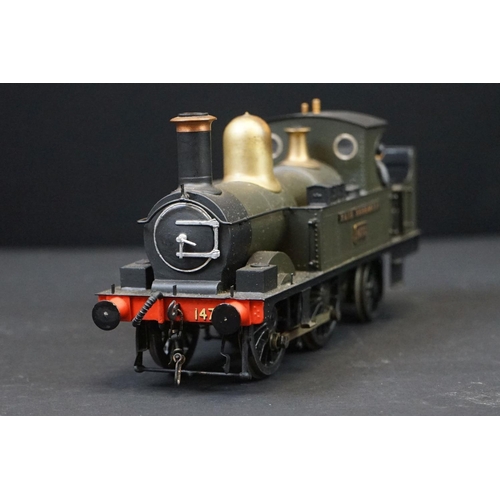 57 - Cast kit built O gauge 0-6-0 Fair Rosamund 1473 locomotive, with 2 figures, contained within custom ... 