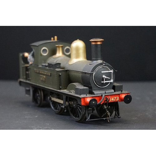 57 - Cast kit built O gauge 0-6-0 Fair Rosamund 1473 locomotive, with 2 figures, contained within custom ... 