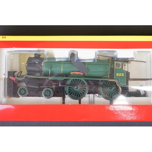 62 - Two boxed Hornby OO gauge locomotives to include The Peter Waterman Collection R2822 Early BR Castle... 