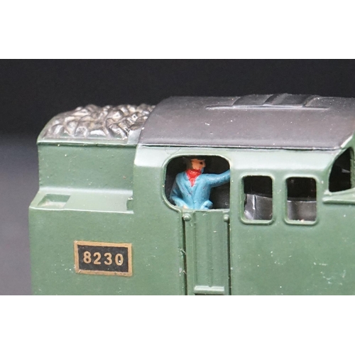 64 - Boxed Wrenn OO gauge W2220 2-6-4 Tank GWR locomotive