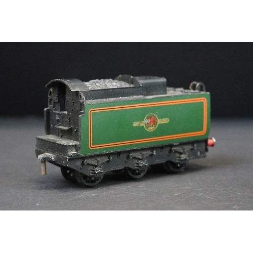 66 - Two OO gauge locomotives to include Hornby Dublo 4-6-2 Barnstable and Wrenn 2-6-4 BR 80033