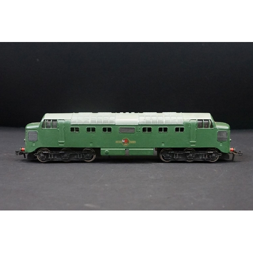 68 - Two Hornby Dublo BR Diesel locomotives in green livery to include D5702 & 21380