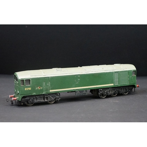 68 - Two Hornby Dublo BR Diesel locomotives in green livery to include D5702 & 21380