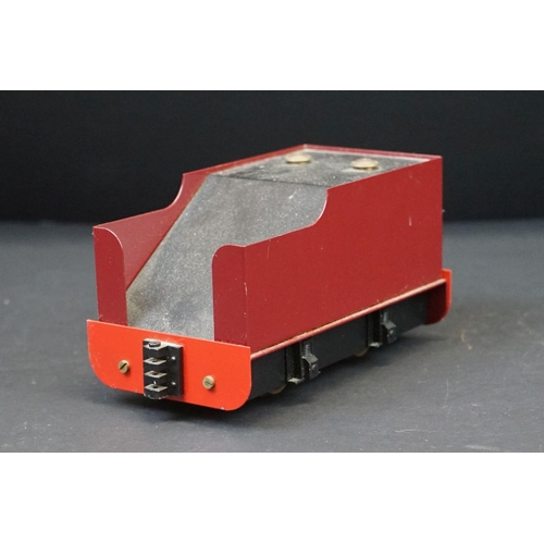 69 - Unmarked metal O gauge 0-4-0 locomotive with tender, in maroon, possibly a near complete Mamod Steam... 