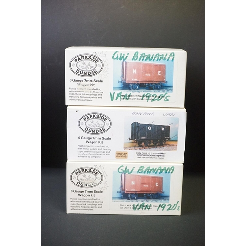 100 - 19 O gauge items of kit built rolling stock in boxes featuring Slaters, Parkside Dundas, Andrews, Bl... 