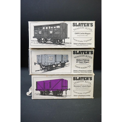 100 - 19 O gauge items of kit built rolling stock in boxes featuring Slaters, Parkside Dundas, Andrews, Bl... 