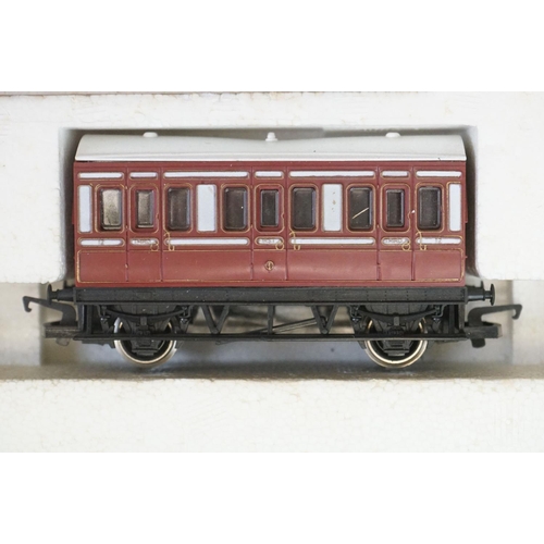 104 - Boxed Hornby OO gauge R1048 The Western Pullman electric train set complete with Cadbury Castle loco... 