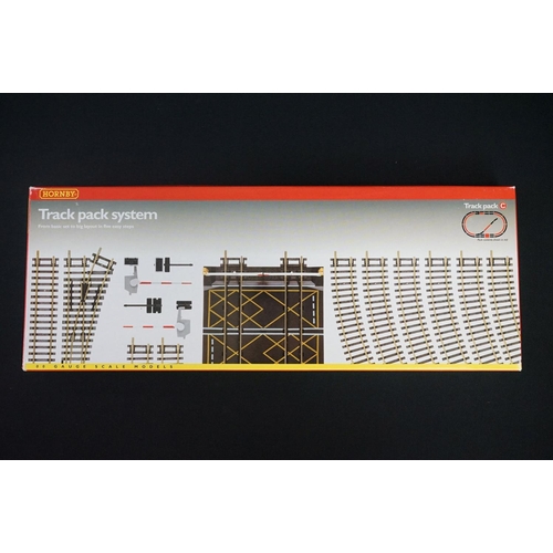 105 - Boxed Hornby OO gauge R1048 The Western Pullman electric train set, complete with items wrapped in o... 