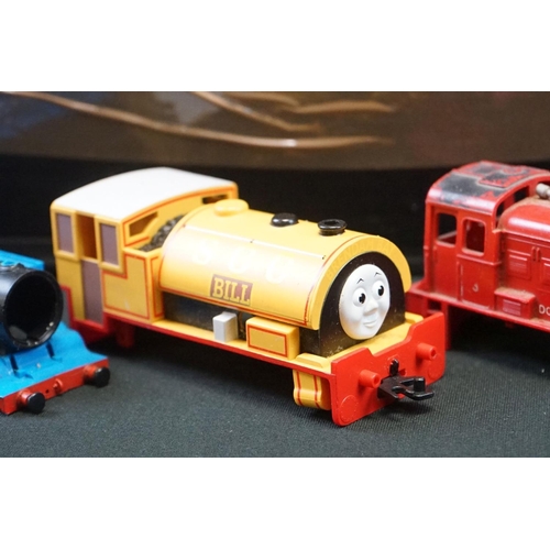 108 - Around 70 OO gauge locomotive shell bodies featuring various makers and models to include Hornby  Th... 