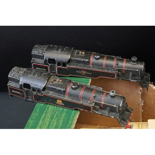 109 - Collection of Hornby Dublo model railway to include rolling stock, trackside accessories, locomotive... 