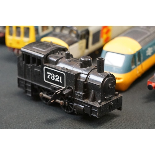 110 - 19 OO gauge locomotives to include Hornby Virgin Lady in Red, Airfix Royal Scot etc, condition varie... 