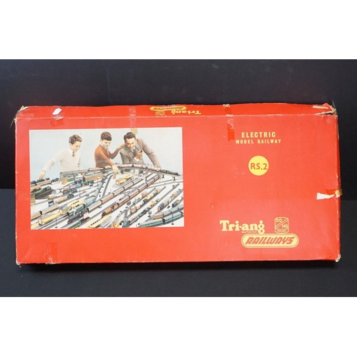 115 - Boxed Triang OO gauge RS2 electric train set with The Royal Locomotive & 3 x coaches (no track or co... 