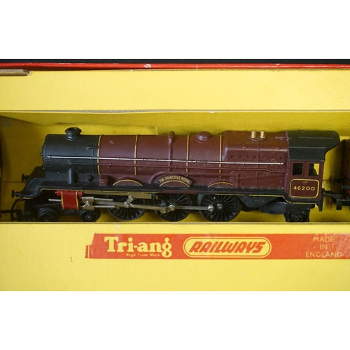 115 - Boxed Triang OO gauge RS2 electric train set with The Royal Locomotive & 3 x coaches (no track or co... 