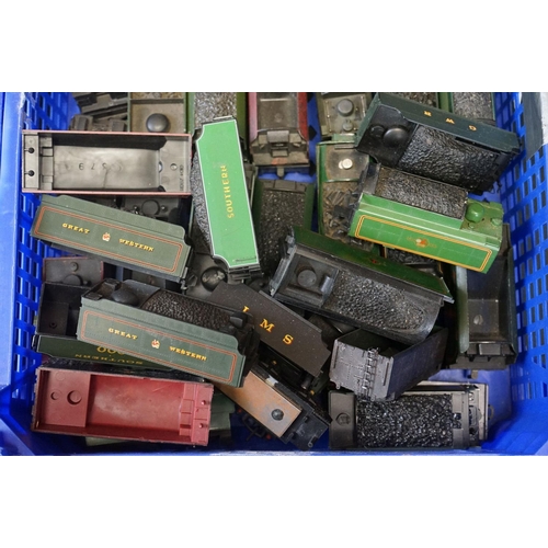 119 - Collection of around 45 OO & HO gauge tenders and approximately 20 tender bodies (2 boxes)