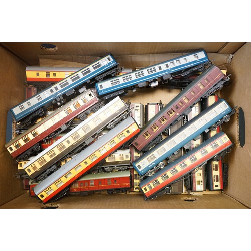 117 - 24 OO gauge items of rolling stock, all coaches and carriages to include Hornby, Hornby Dublo, Lima ... 