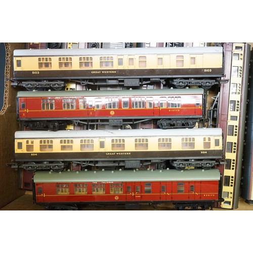 117 - 24 OO gauge items of rolling stock, all coaches and carriages to include Hornby, Hornby Dublo, Lima ... 