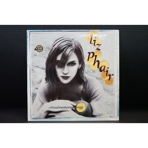 59 - Vinyl – 2 Liz Phair albums to include Exile In Guyville (USA, Matador Records OLE 051-1) EX / EX, an... 