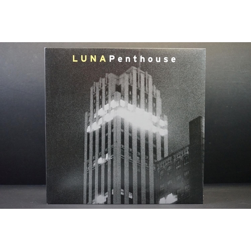 60 - Vinyl - Luna Penthouse double LP on Elektra Records R1 5586042017. Deluxe remastered limited edition... 