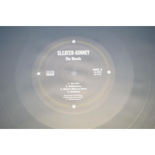 70 - Vinyl – 2 Sleater-Kinney LPs to include Dig Me Out (Original UK 1997 press on Matador Records OLE 26... 