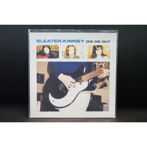 70 - Vinyl – 2 Sleater-Kinney LPs to include Dig Me Out (Original UK 1997 press on Matador Records OLE 26... 