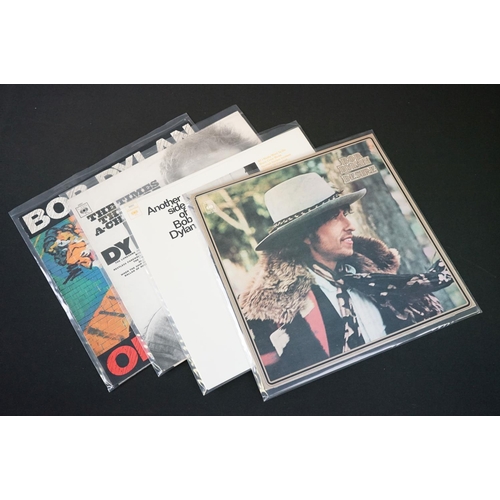 117 - Vinyl - 17 Bob Dylan LPs including modern reissues featuring Love And Theft (We Are Vinyl 180g press... 