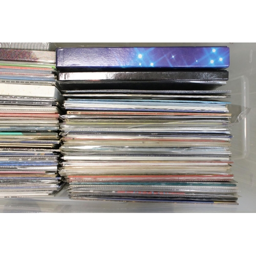 119 - Vinyl - Approx 100 LPs and box sets spanning genres but mainly rock & pop to include Bob Dylan x 7, ... 