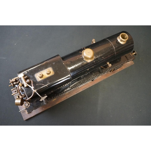 135A - Metal/brass O gauge 2-6-0 steam locomotive painted in black livery, contained ithin wooden box with ... 