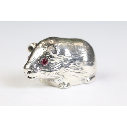 231 - Silver guinea pig figure with ruby eyes