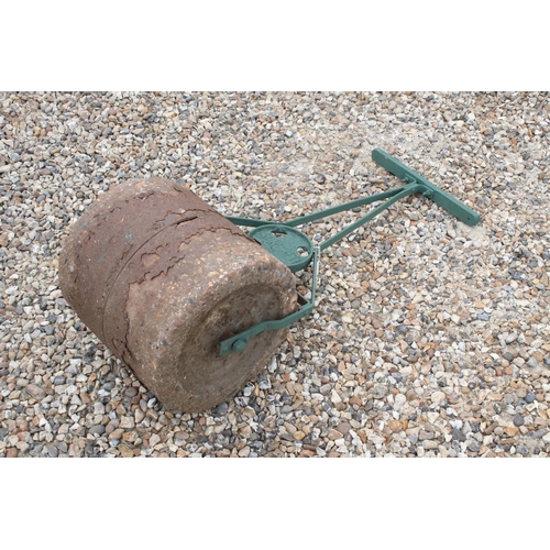 533 - Small Late 19th / Early 20th century garden lawn roller