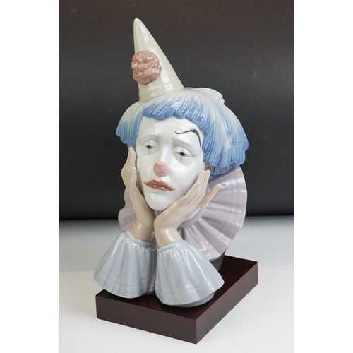 12 - Lladro Jester bust figure, model no. 5129, 30.5cm high, raised on a wooden base