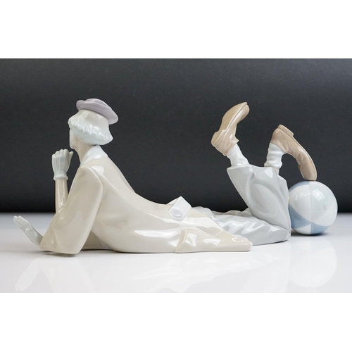 14 - Lladro Reclining Clown porcelain figure, model no. 4618, gloss finish, approx 36.5cm long