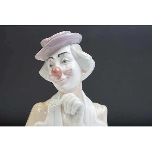 14 - Lladro Reclining Clown porcelain figure, model no. 4618, gloss finish, approx 36.5cm long